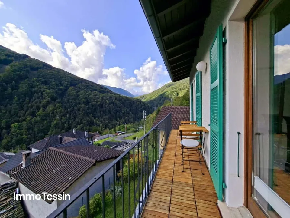 Casa tessinese incantevole e autentica nel Centovalli con cura massima, completamente ristrutturata