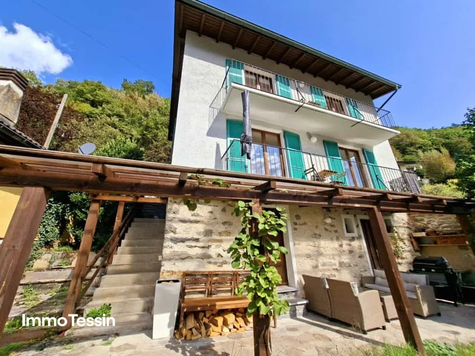 Wunderschön charmantes und authentisches Tessinerhaus im Centovalli mit höchster Sorgfalt Komplet renoviert
