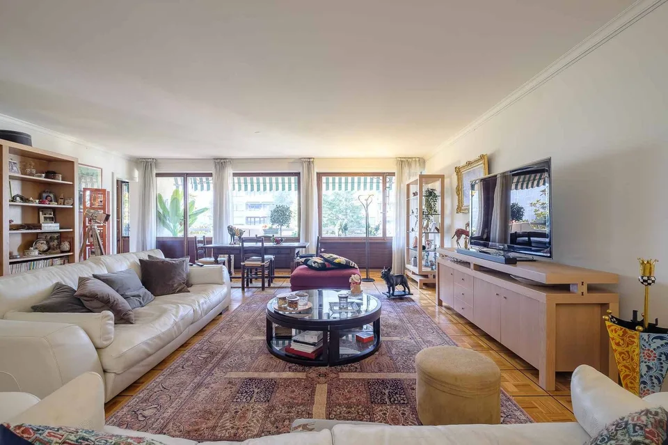 Bel appartement traversant de 6 pièces