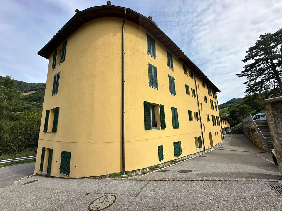 MODERNO 3.5 LOCALI ALL'ULTIMO PIANO CON DUE POSTI AUTO