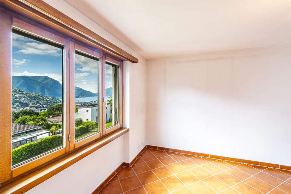 Casa bifamiliare con grande terreno edificabile – Foto 10 von 13