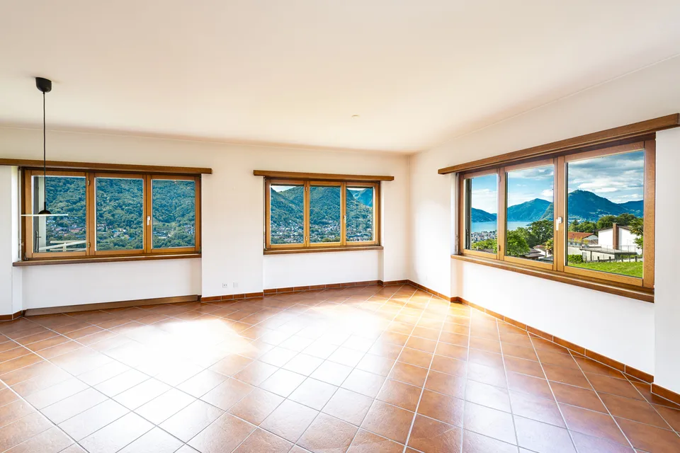 Casa bifamiliare con grande terreno edificabile – Foto 8 von 13