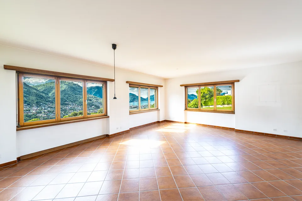 Casa bifamiliare con grande terreno edificabile – Foto 9 von 13