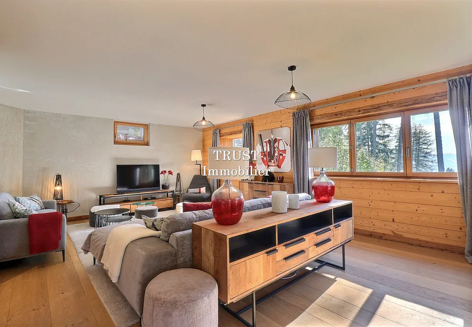 5010. Magnificent Triplex