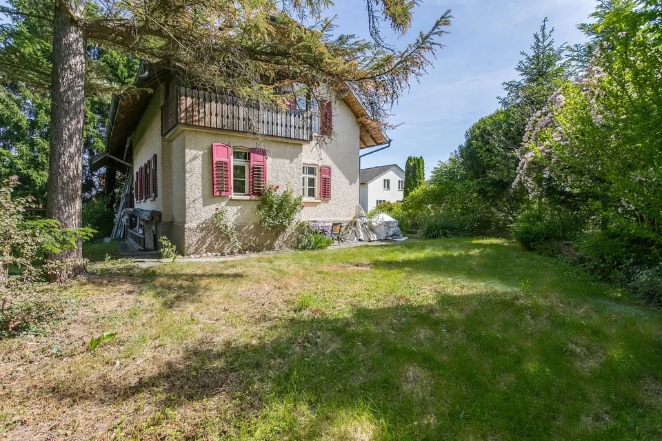 RESERVIERT - Charmantes Wohnhaus mit viel Umschwung