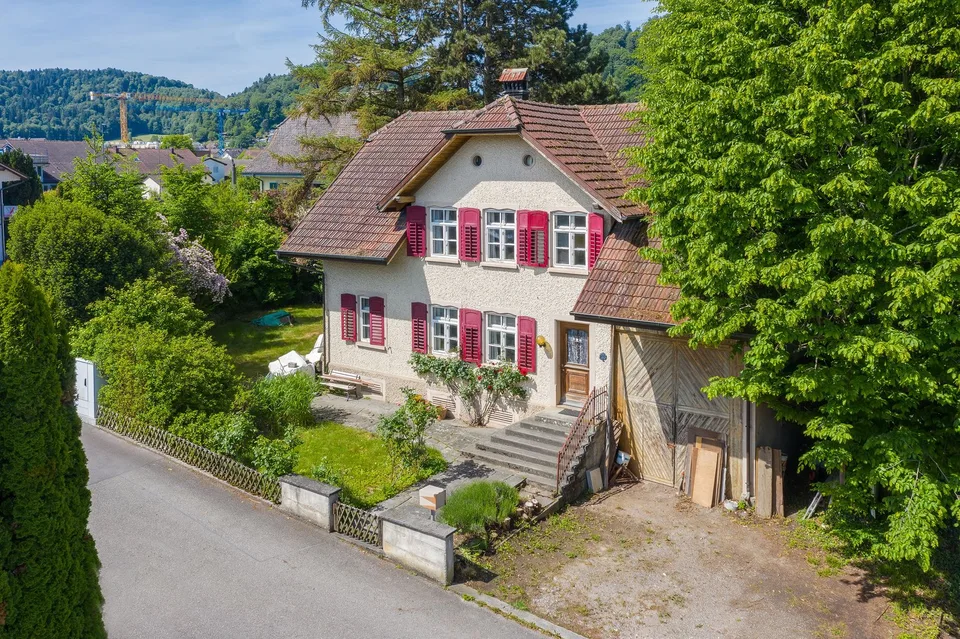RESERVIERT - Charmantes Wohnhaus mit viel Umschwung