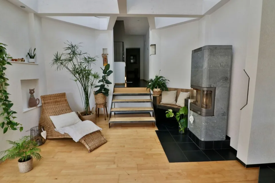 Exklusivität - Prachtvolle individuelle Villa mit 6,5 Zimmern, 100% autark in der Energie. – Foto 6 von 13