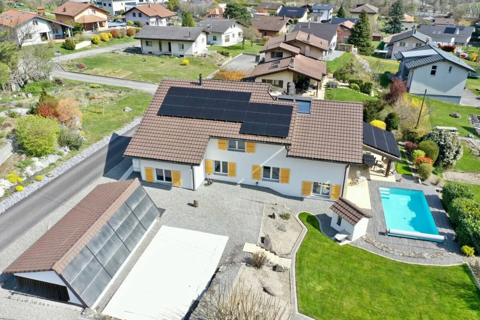 Exklusivität - Prachtvolle individuelle Villa mit 6,5 Zimmern, 100% autark in der Energie. – Foto 12 von 13