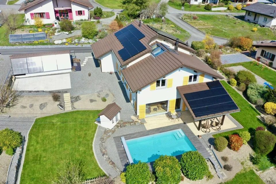 Exclusivité - Magnifique villa individuelle de 6.5 pces 100% autonome en énergie.