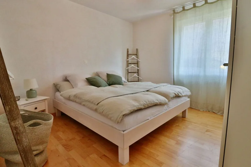 Exklusivität - Prachtvolle individuelle Villa mit 6,5 Zimmern, 100% autark in der Energie. – Foto 9 von 13
