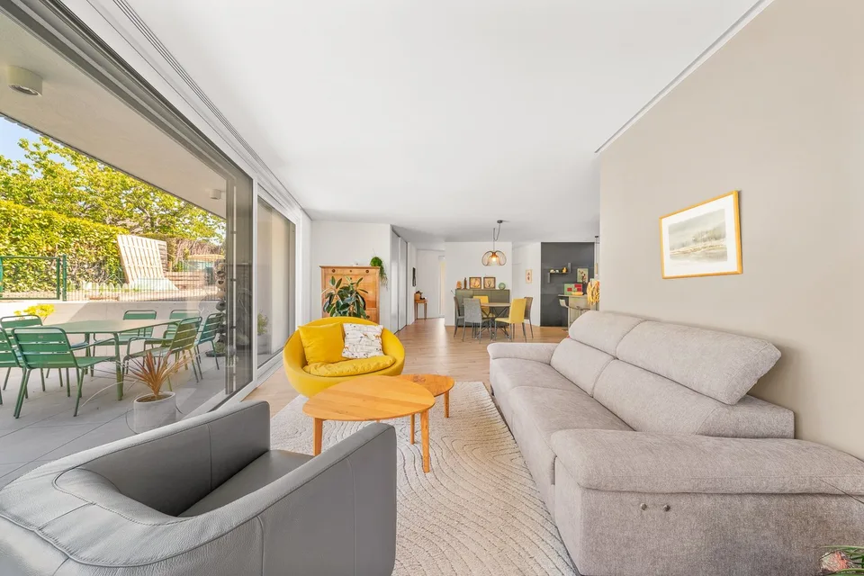 Villa 3,5 Zimmer angrenzend moderne 119 m² Wohnfläche
