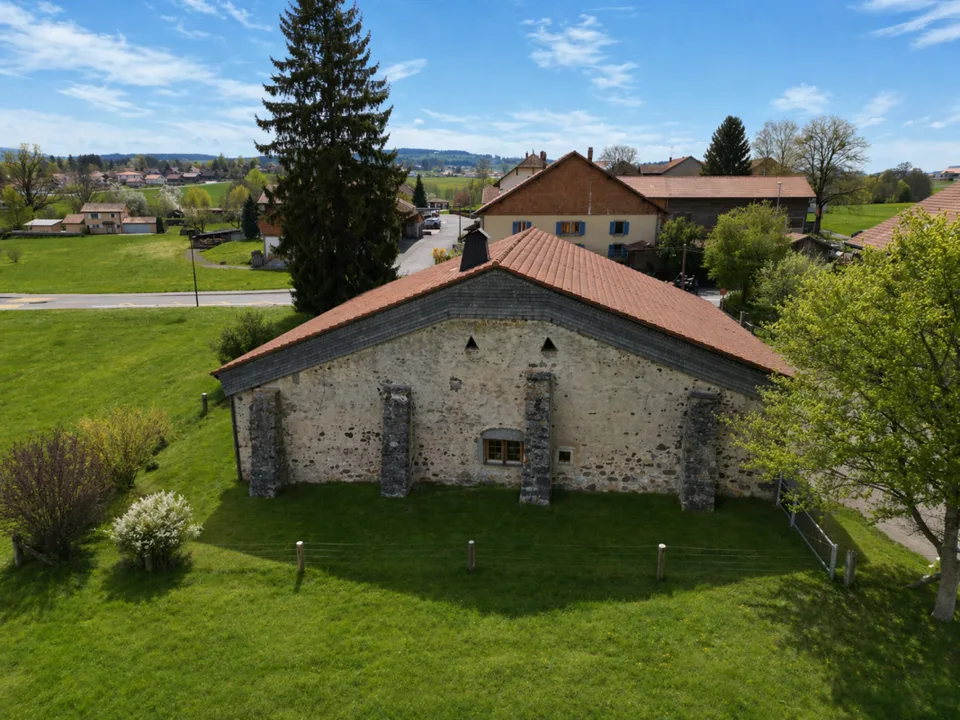 Fattoria di carattere con rurale, in piena campagna