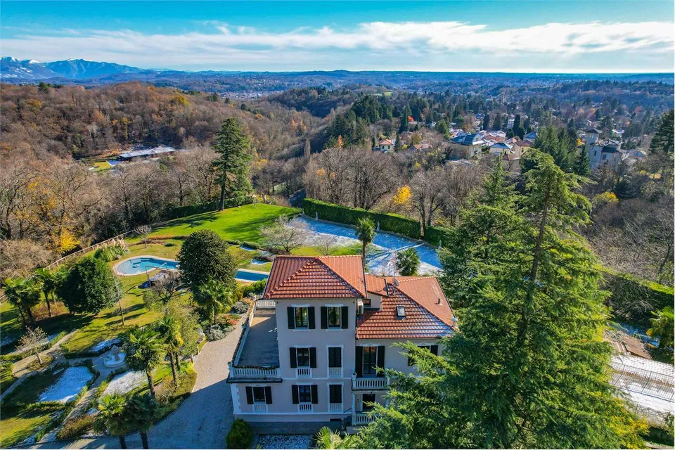 Villa d'epoca in stile Liberty a pochi passi dal Sacro Monte di Varese