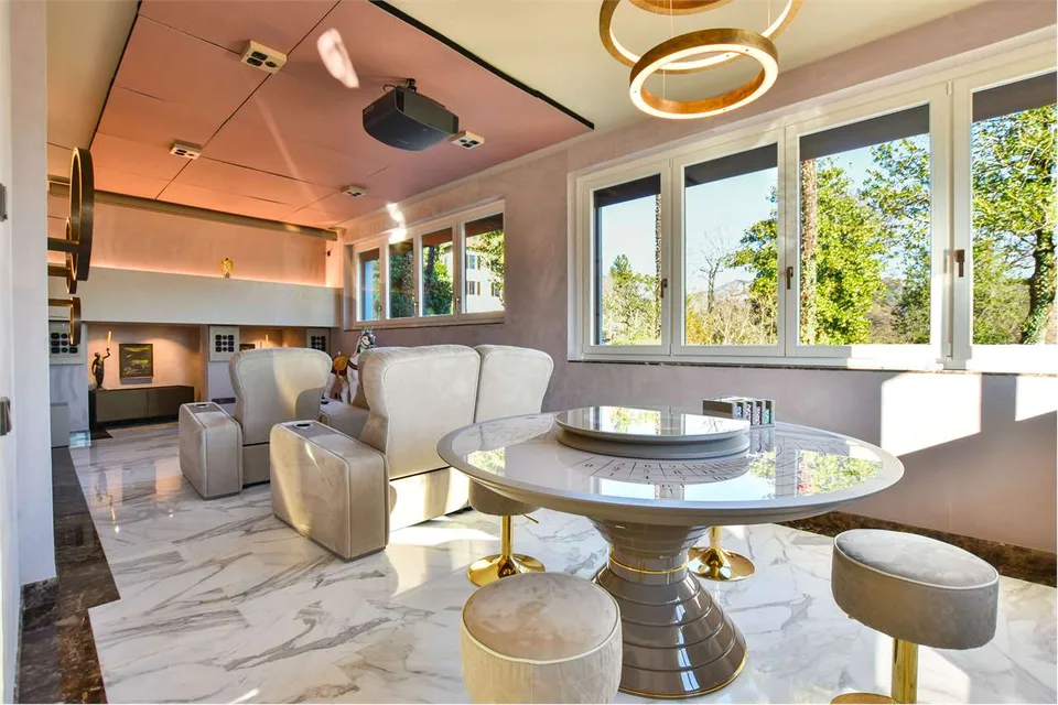Villa d'epoca in stile Liberty a pochi passi dal Sacro Monte di Varese – foto 7 di 13