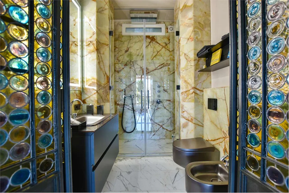 Villa d'epoca in stile Liberty a pochi passi dal Sacro Monte di Varese – foto 9 di 13