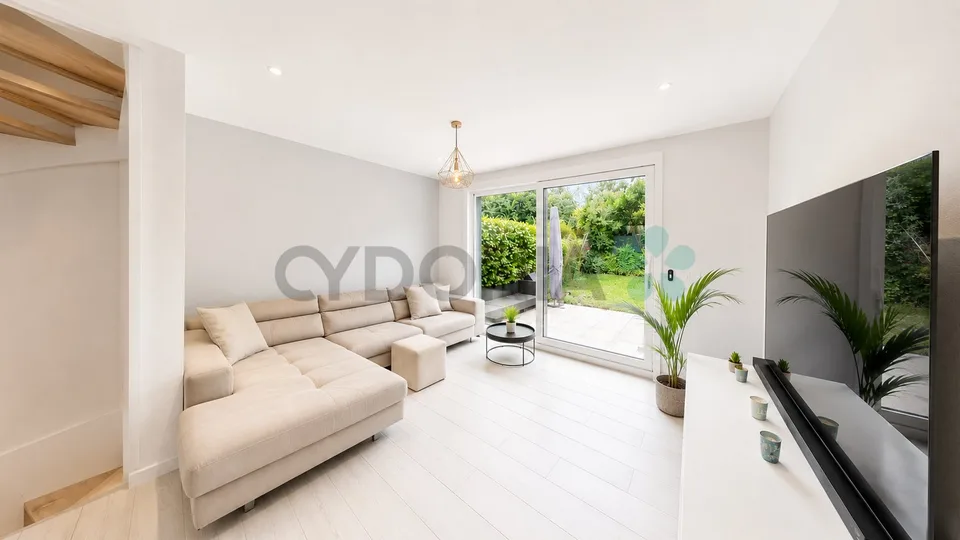 Bella casa a schiera di 135 m², distribuita su tre piani, in una zona residenziale di Aire.