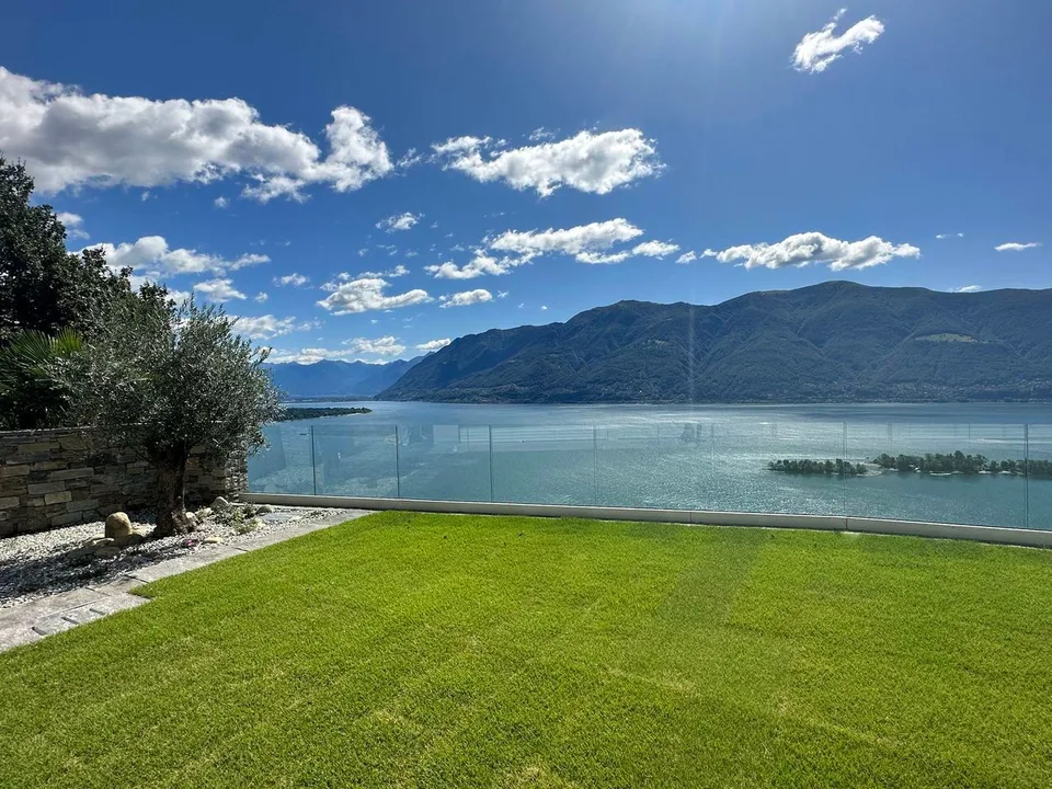 VILLA EXTRALUSSO CON IMPERDIBILE VISTA SULLE ISOLE DI BRISSAGO – Foto 10 von 10