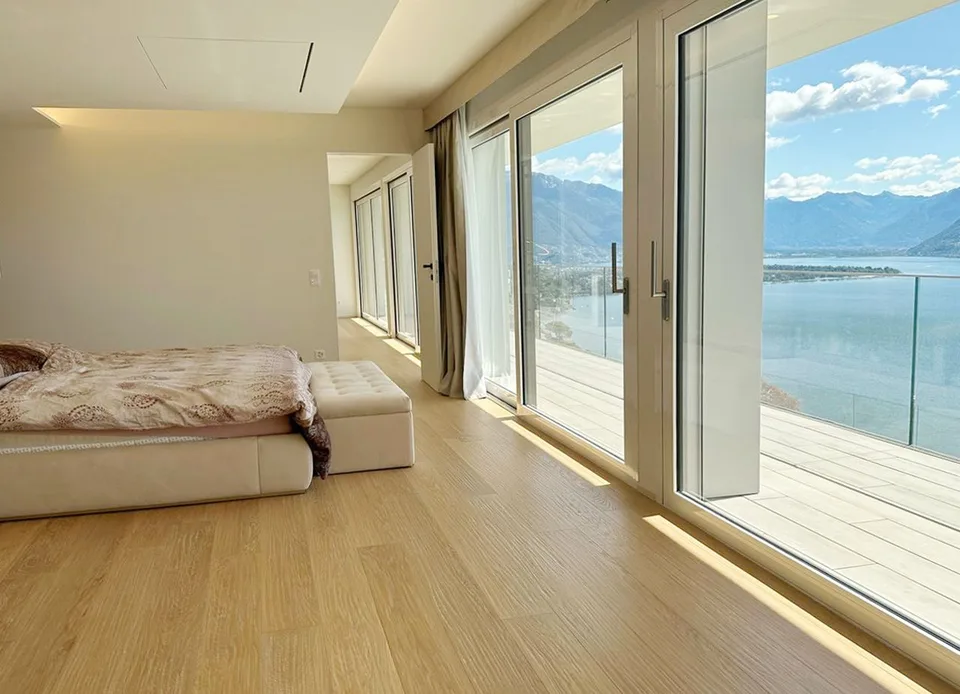 VILLA EXTRALUSSO CON IMPERDIBILE VISTA SULLE ISOLE DI BRISSAGO – Foto 9 von 10