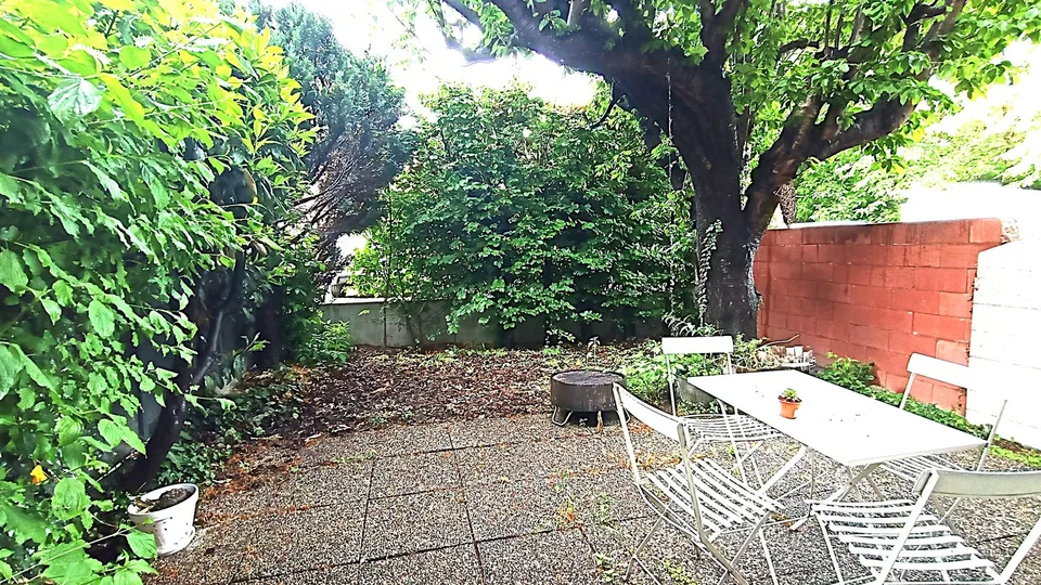 Sympathische Doppelhaushälfte mit Ost- und Westterrassen und Garten – Foto 7 von 15