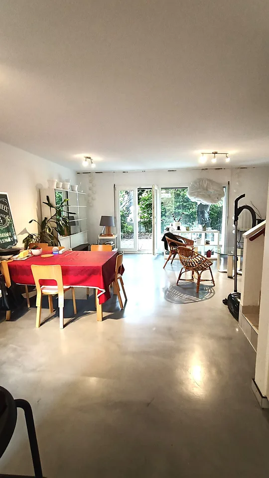 Schöne Reihenvilla mit 2 Terrassen ost und west und Garten – sofort verfügbar