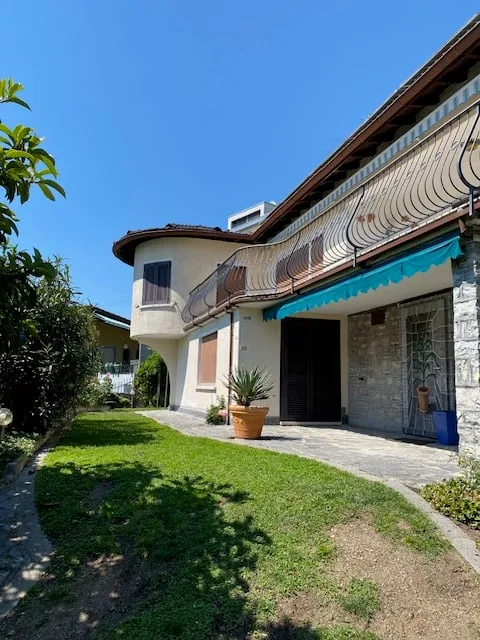 Una bella proprietà con grande giardino a Rovio