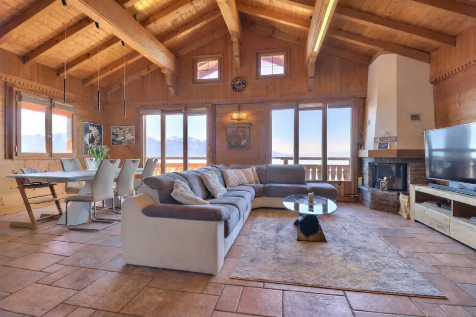 Magnificent chalet with a view of the lake and the mountains