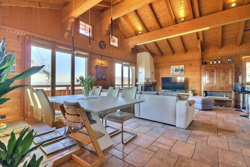 Magnifikes Chalet mit Blick auf den See und die Berge – Foto 11 von 25