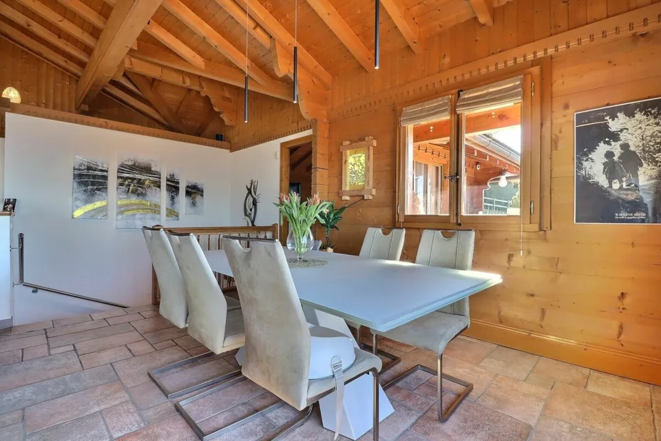 Magnifikes Chalet mit Blick auf den See und die Berge – Foto 10 von 25