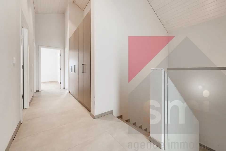 Geräumige 5-Zimmer-Villa mit harmonischen Ausführungen – Foto 12 von 13