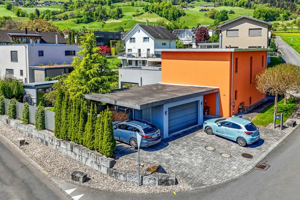 Esperienza di vita moderna con vista panoramica - Casa unifamiliare con piscina, idillio di giardino e vista panoramica