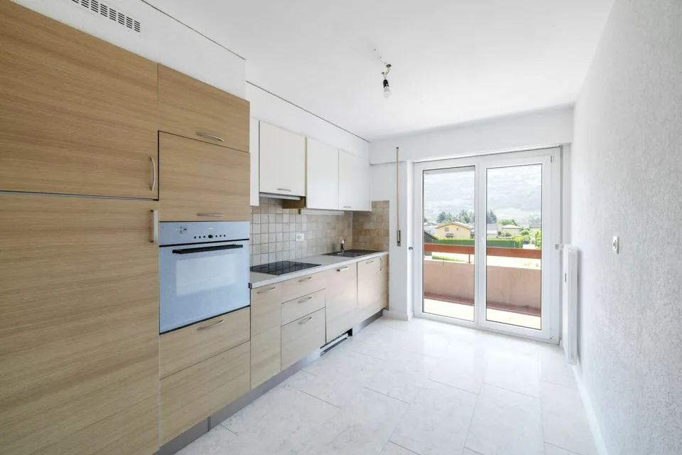 Helles 3,5-Zimmer-Wohnung renoviert, mit einer Bruttogeschossfläche von 79 m²