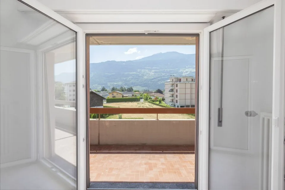 Helles 3,5-Zimmer-Wohnung renoviert, mit einer Bruttogeschossfläche von 79 m²
