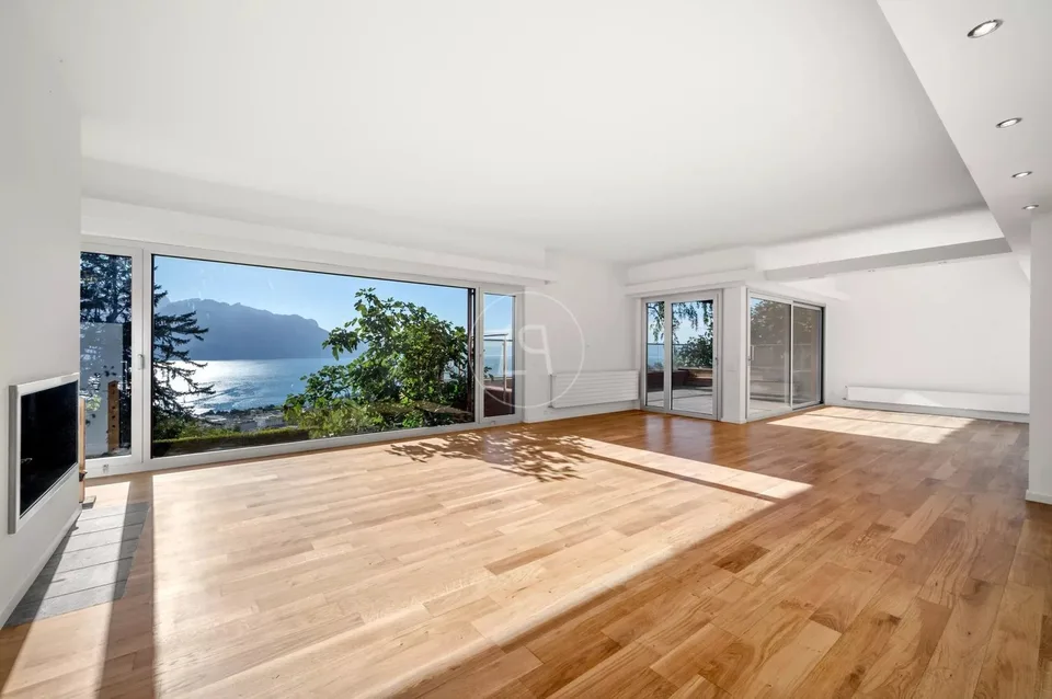 Proprietà contemporanea ristrutturata con vista panoramica a Chernex