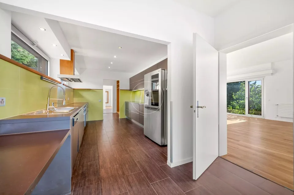 Propriété contemporaine rénovée avec vue panoramique à Chernex – photo 7 sur 13