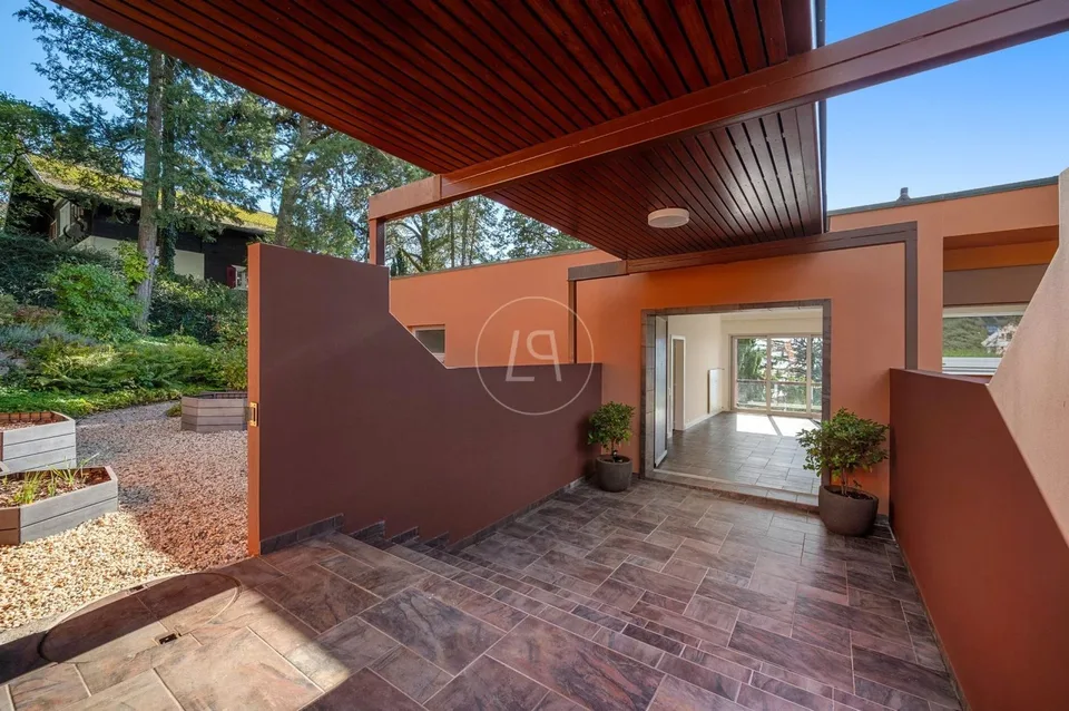 Proprietà contemporanea ristrutturata con vista panoramica a Chernex
