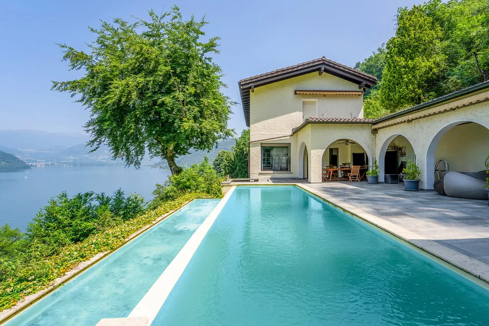 Villa mediterranea con piscina a Morcote