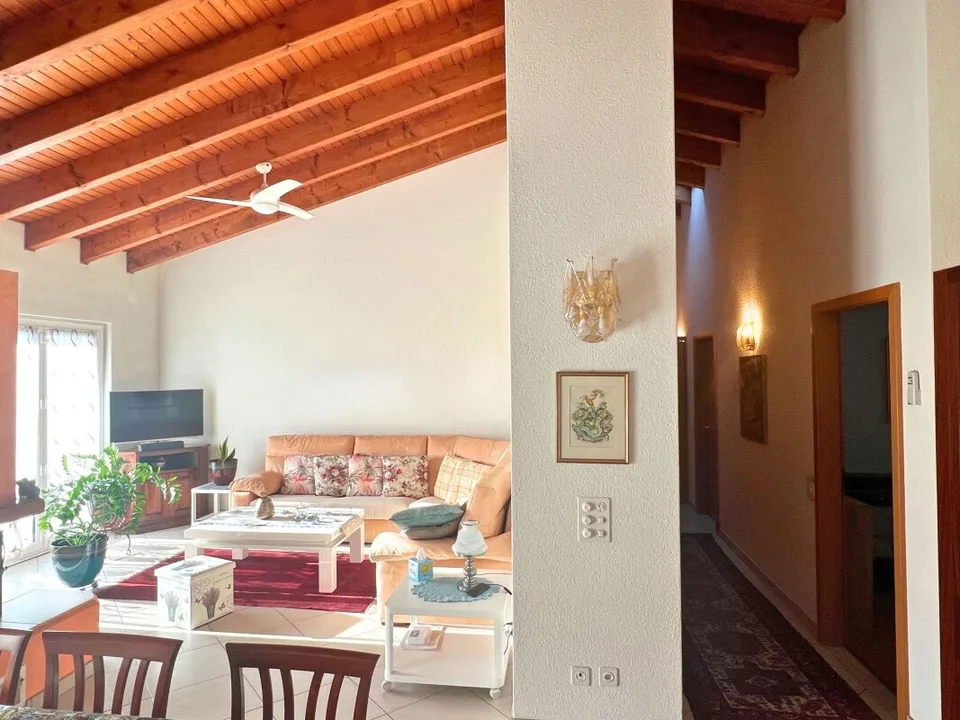 Maison unifamiliale merveilleuse avec jardin, vue et situation ensoleillée – photo 7 sur 20