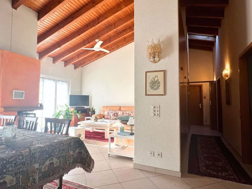 Maison unifamiliale merveilleuse avec jardin, vue et situation ensoleillée – photo 8 sur 20