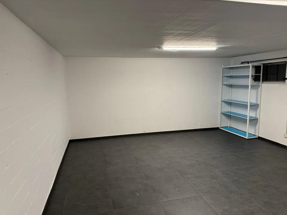 Affascinante casa a schiera di 6,5 locali sulla Bahnhofstrasse a Dottikon – foto 13 di 15