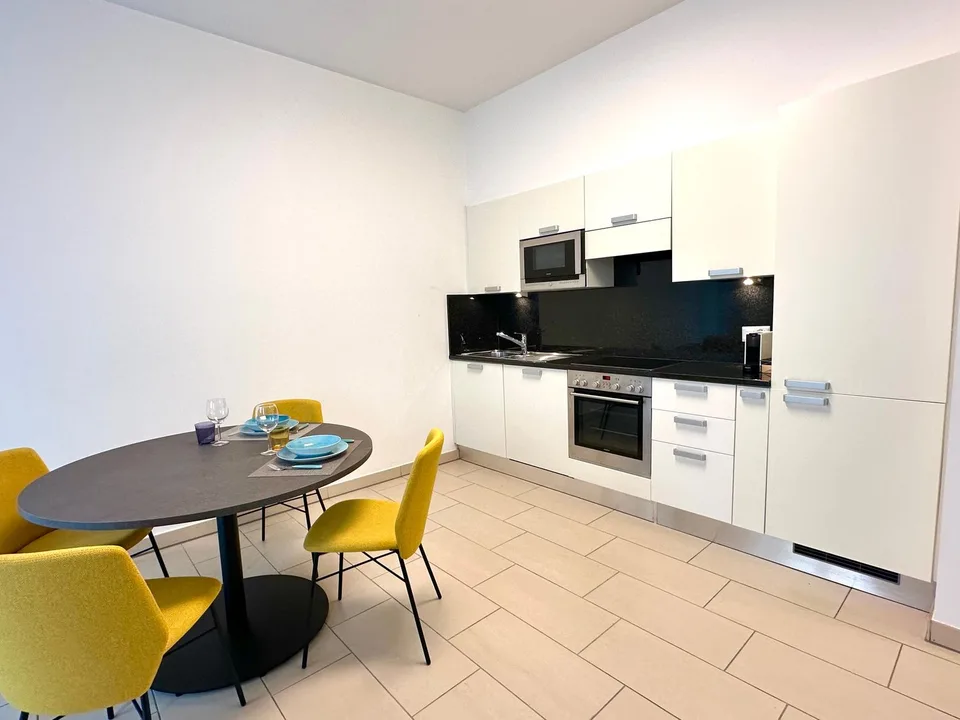 Elegante Appartamento di 2.5 Locali nel Cuore di Lugano