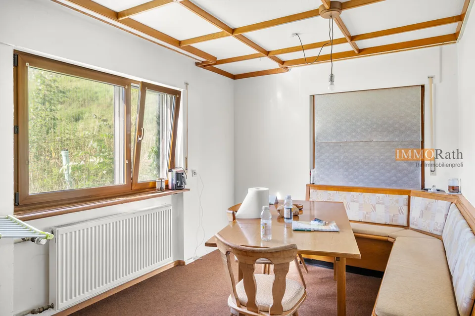 IMMORath.de Maison multifamiliale dans un emplacement naturel et isolé avec un grand terrain