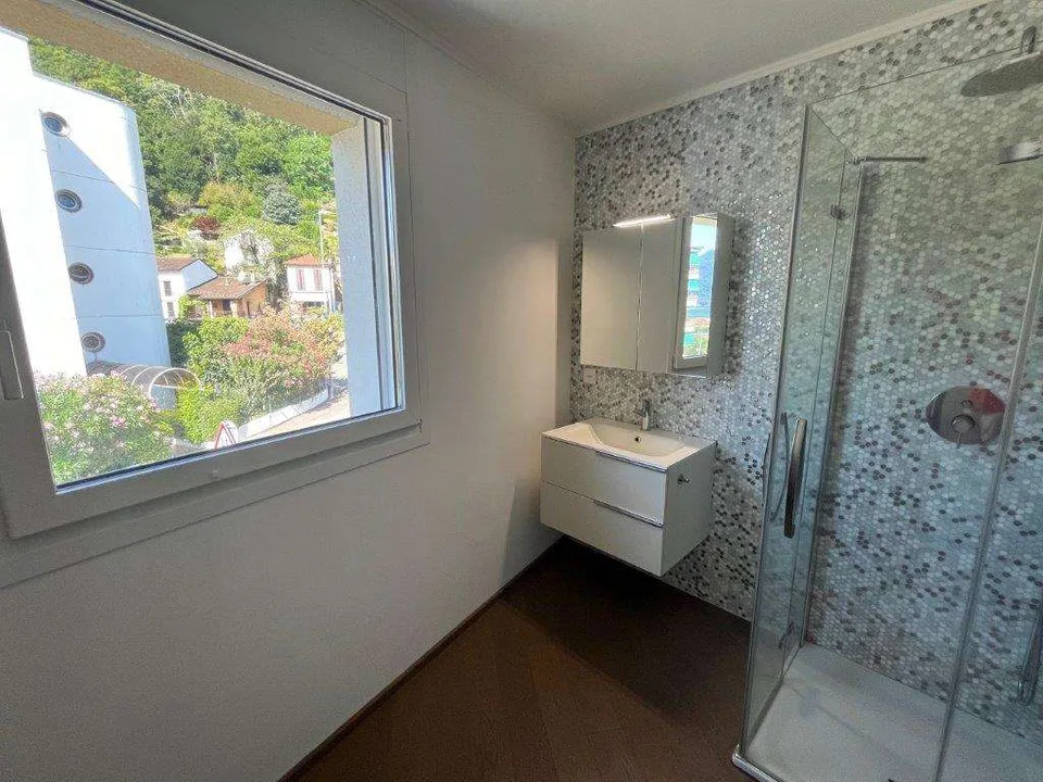 Melide: 4,5 Zimmer mit Seeblick und Dachterrasse – Foto 5 von 8