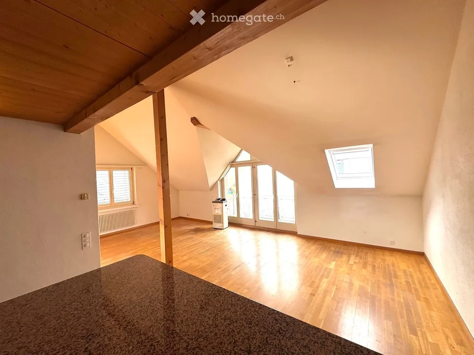 Attraktive 3.5-Zimmer-Maisonettewohnung an zentraler Lage in Beringen mit grossem Gartensitzplatz