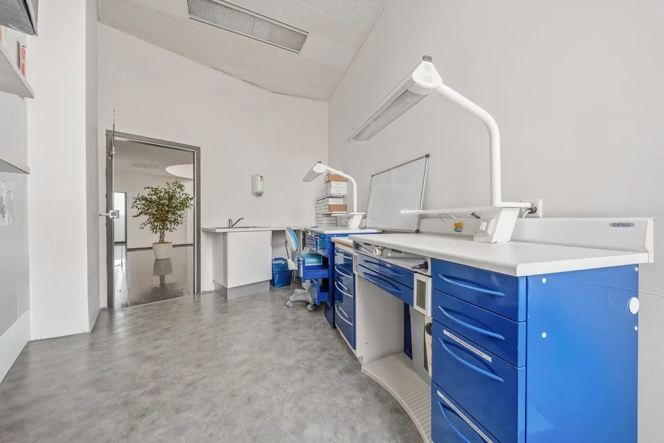 Verkauf von 4 Gewerbeflächen in PPE - Versoix, Martigny, Sion, Sierre
