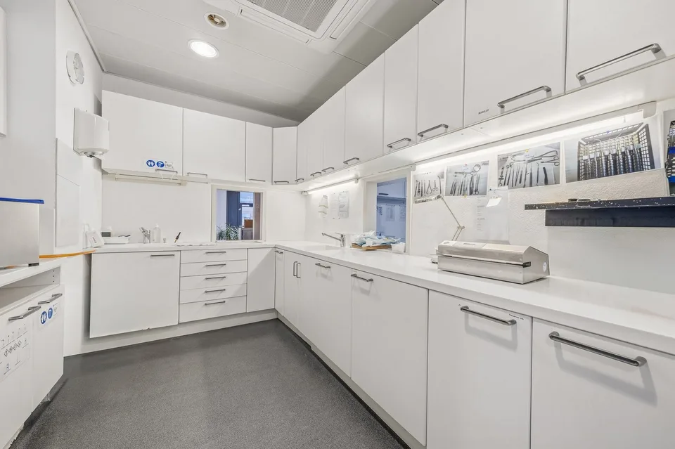 Verkauf von 4 Gewerbeflächen in PPE - Versoix, Martigny, Sion, Sierre