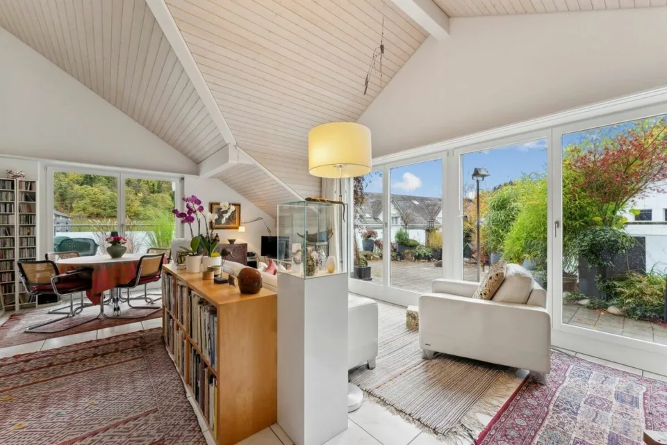 Charmante 3.5 Zimmer Dachwohnung mit Terrasse