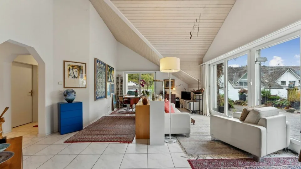 Charmante 3.5 Zimmer Dachwohnung mit Terrasse