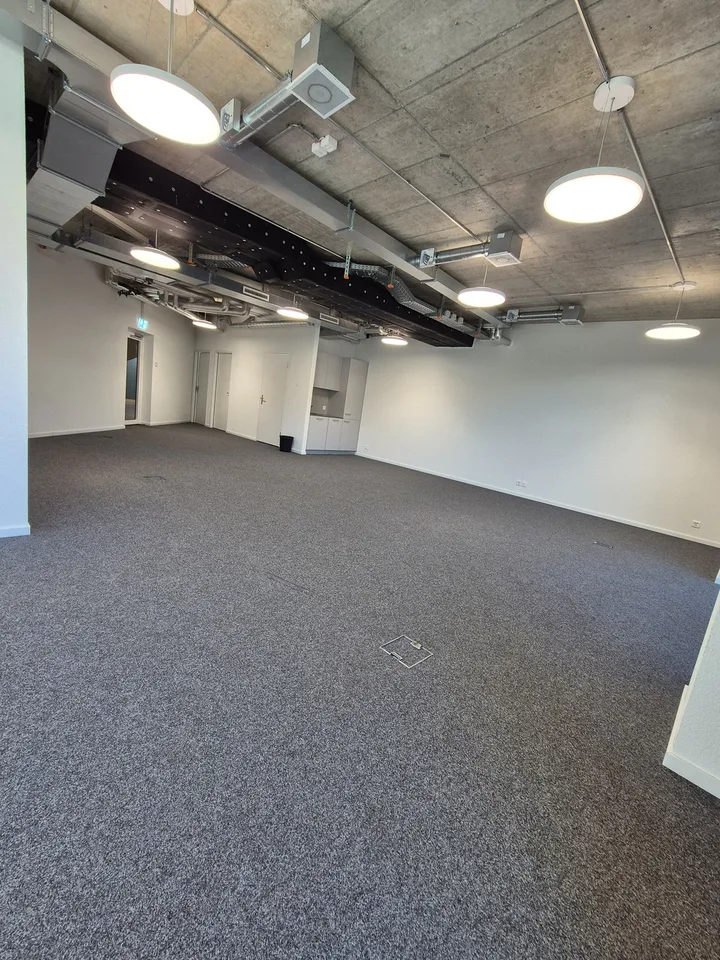 Espace commercial attractif directement à la gare de Münchenstein – photo 7 sur 8