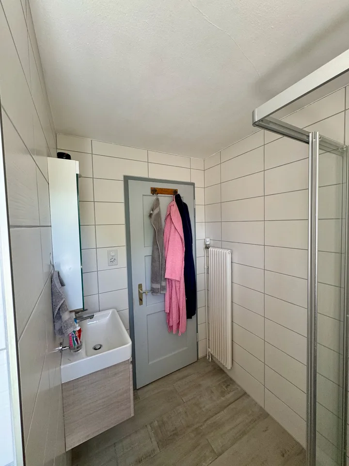 Sehr schönes 4-Zimmer-Duplex-Apartment im 1. Stock – Foto 14 von 16
