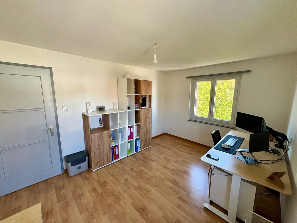 Sehr schönes 4-Zimmer-Duplex-Apartment im 1. Stock – Foto 10 von 16